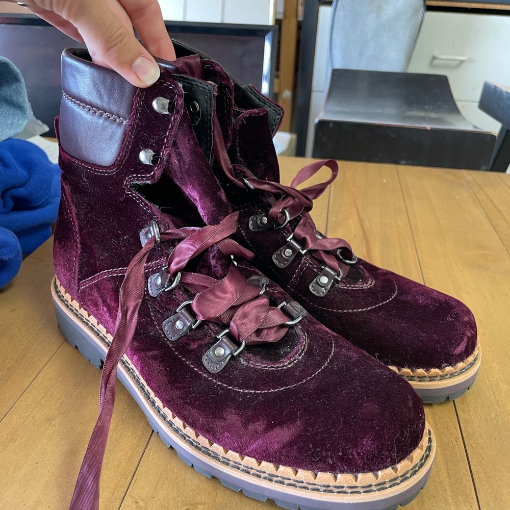 Unique Sam Edelman Velvet Booties size 7.5